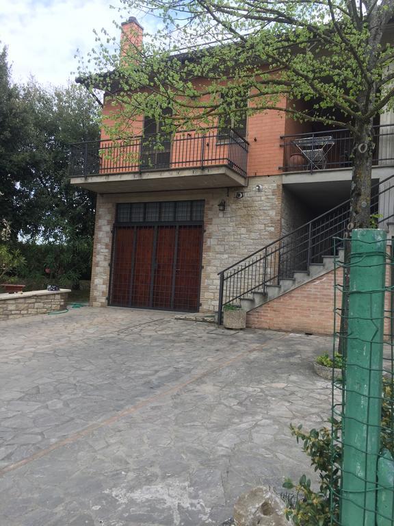 Appartamento Dell Agriturismo Pane E Olio Todi Dış mekan fotoğraf